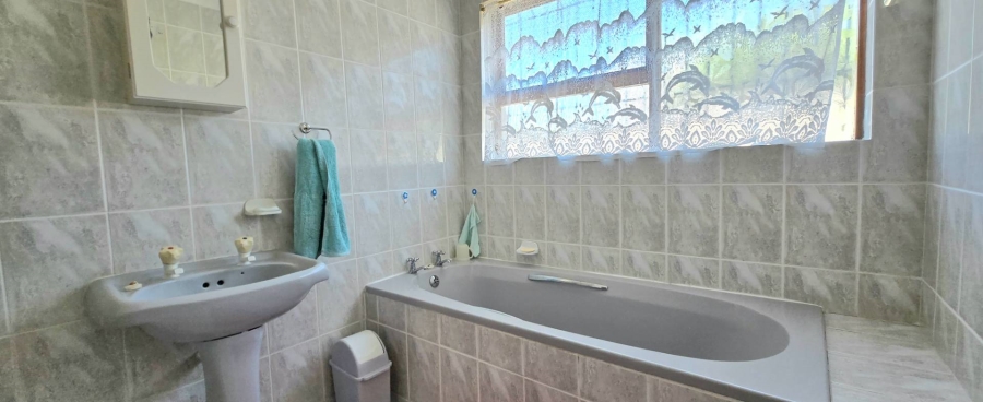 3 Bedroom Property for Sale in Kleinbaai Western Cape